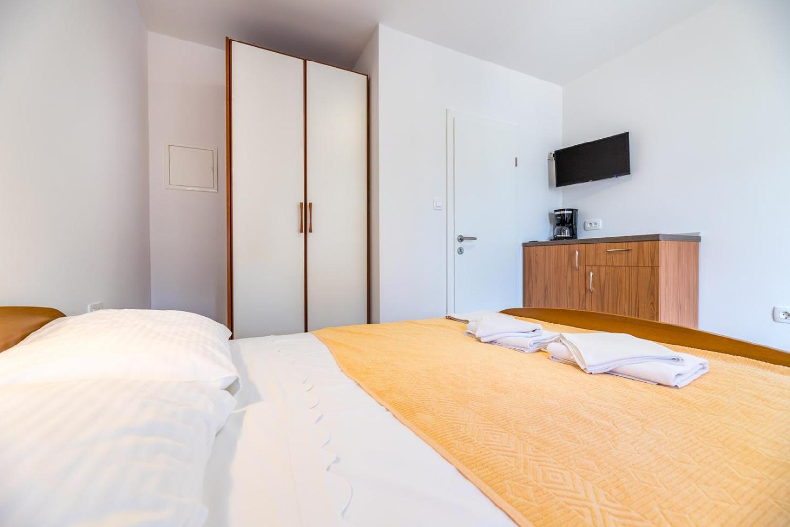 Apartments & Rooms Dekanic Baška Esterno foto
